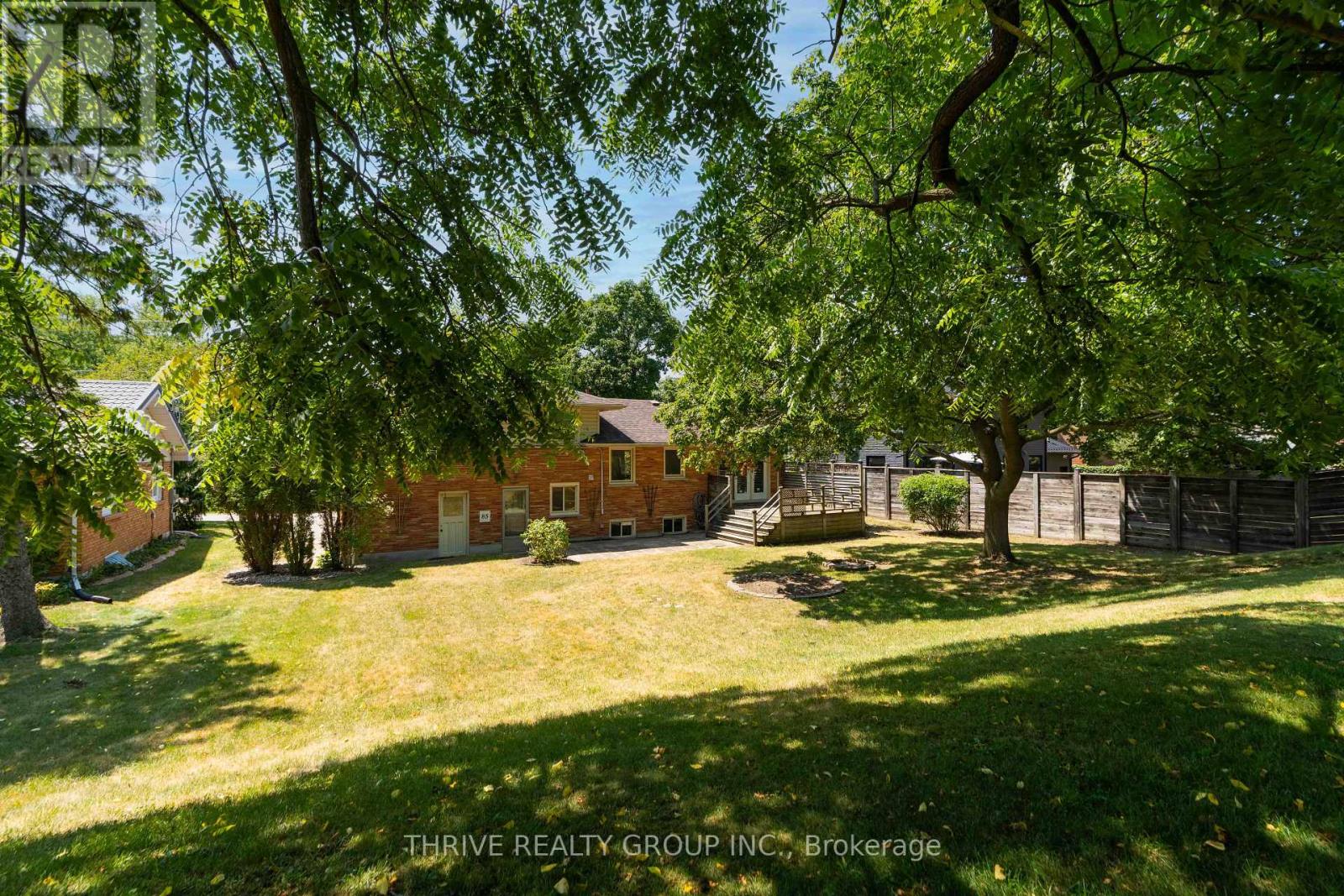 85 BLOOMFIELD DRIVE - 35