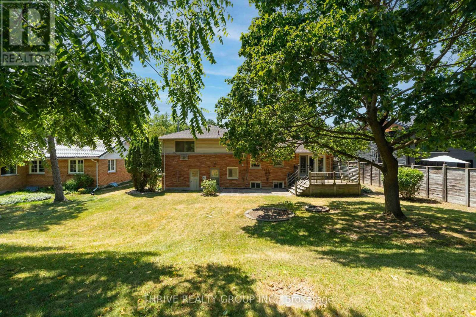 85 BLOOMFIELD DRIVE - 36