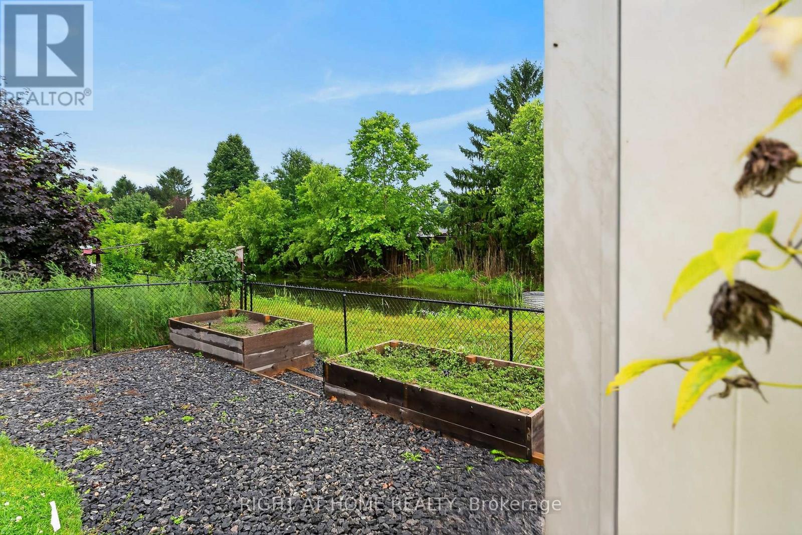 2 NOBLE LANE - Image 44
