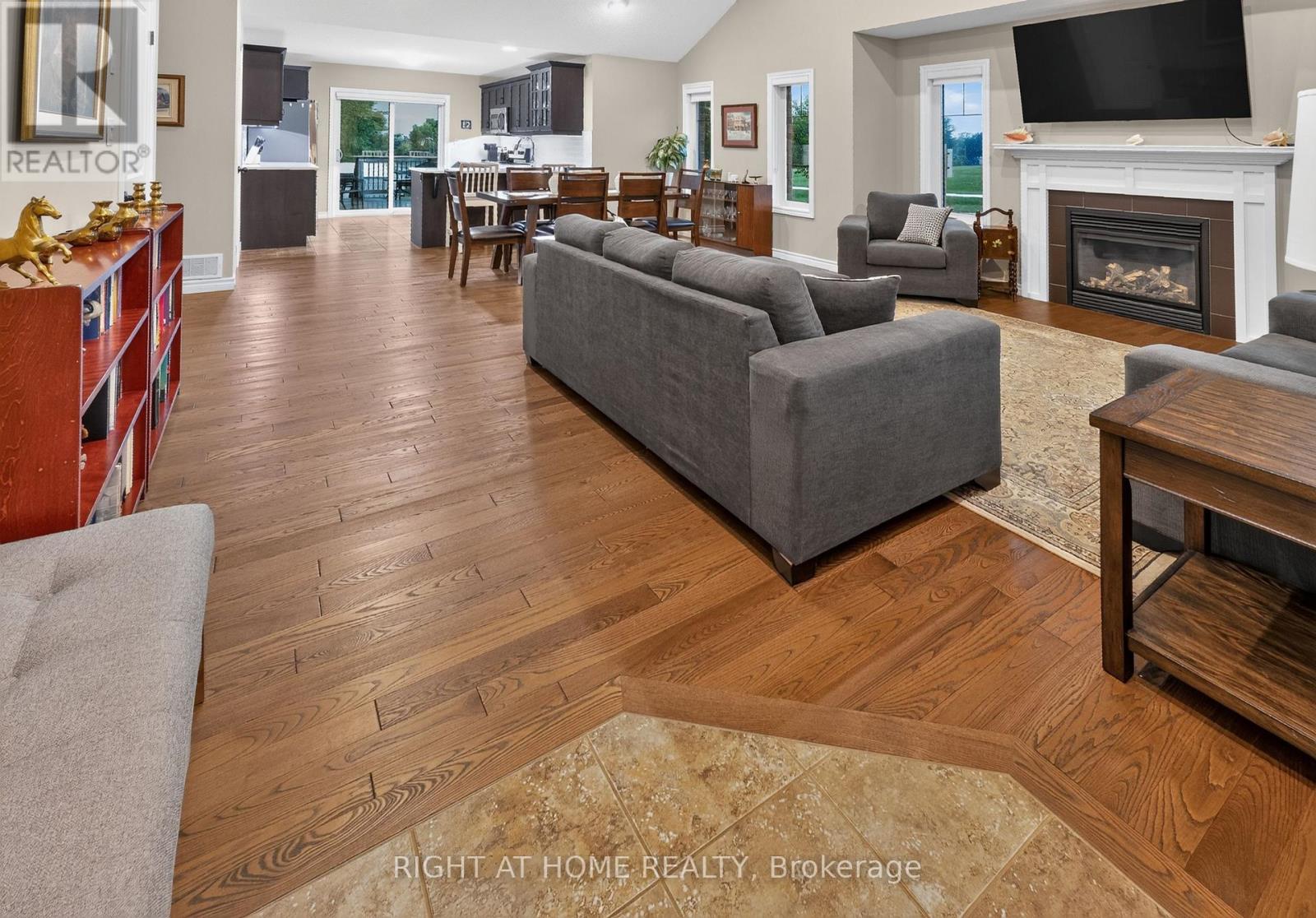 2 NOBLE LANE - Image 5