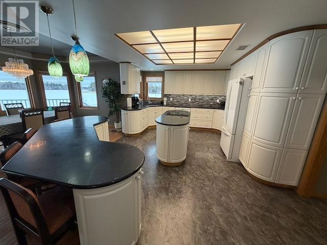 92 Edgewater DR