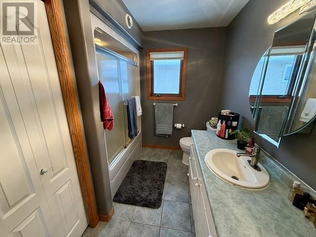 92 Edgewater DR