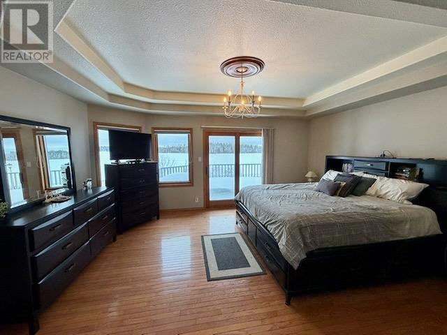 92 Edgewater DR