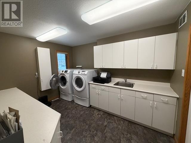 92 Edgewater DR
