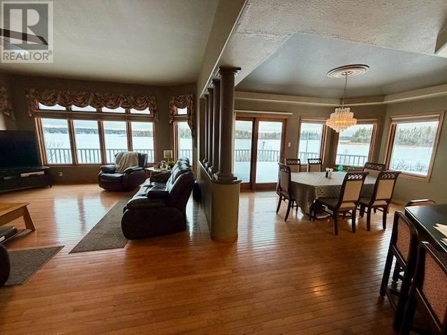92 Edgewater DR