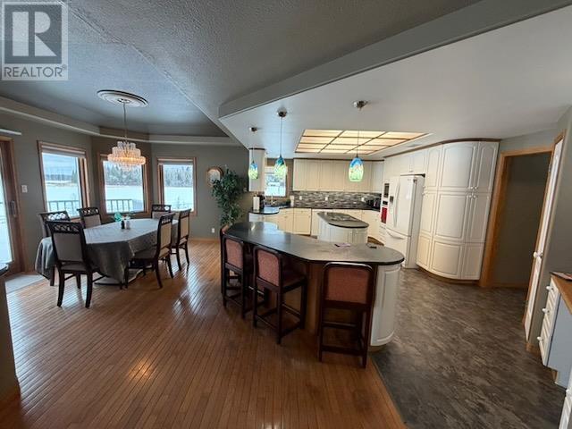 92 Edgewater DR