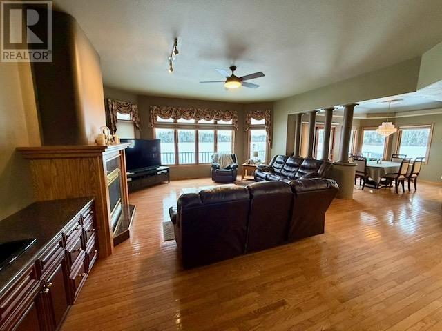 92 Edgewater DR