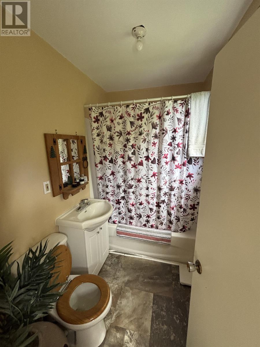 209 Fotheringham Ave. - 10