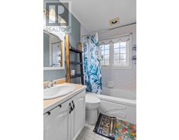 133 Smallwood Drive thumbnail 17