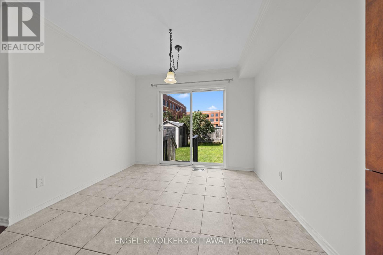 789 COBBLE HILL DRIVE - 23