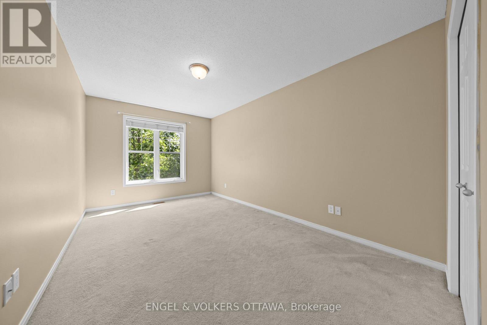 789 COBBLE HILL DRIVE - 32