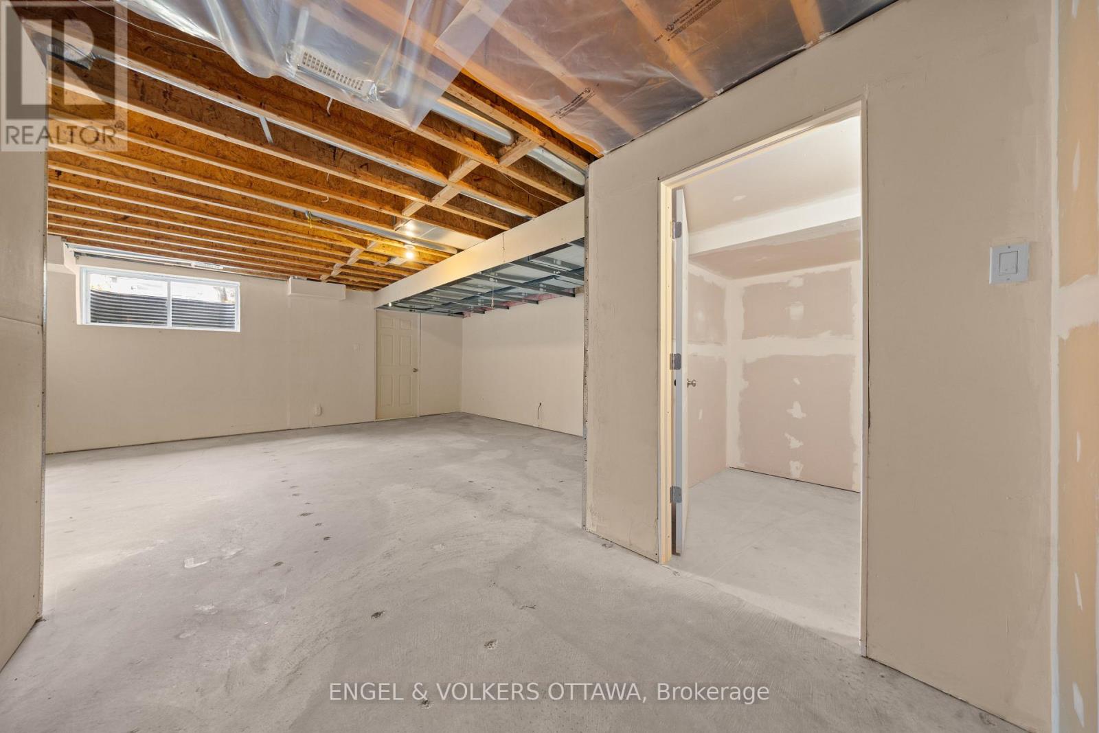 789 COBBLE HILL DRIVE - 39