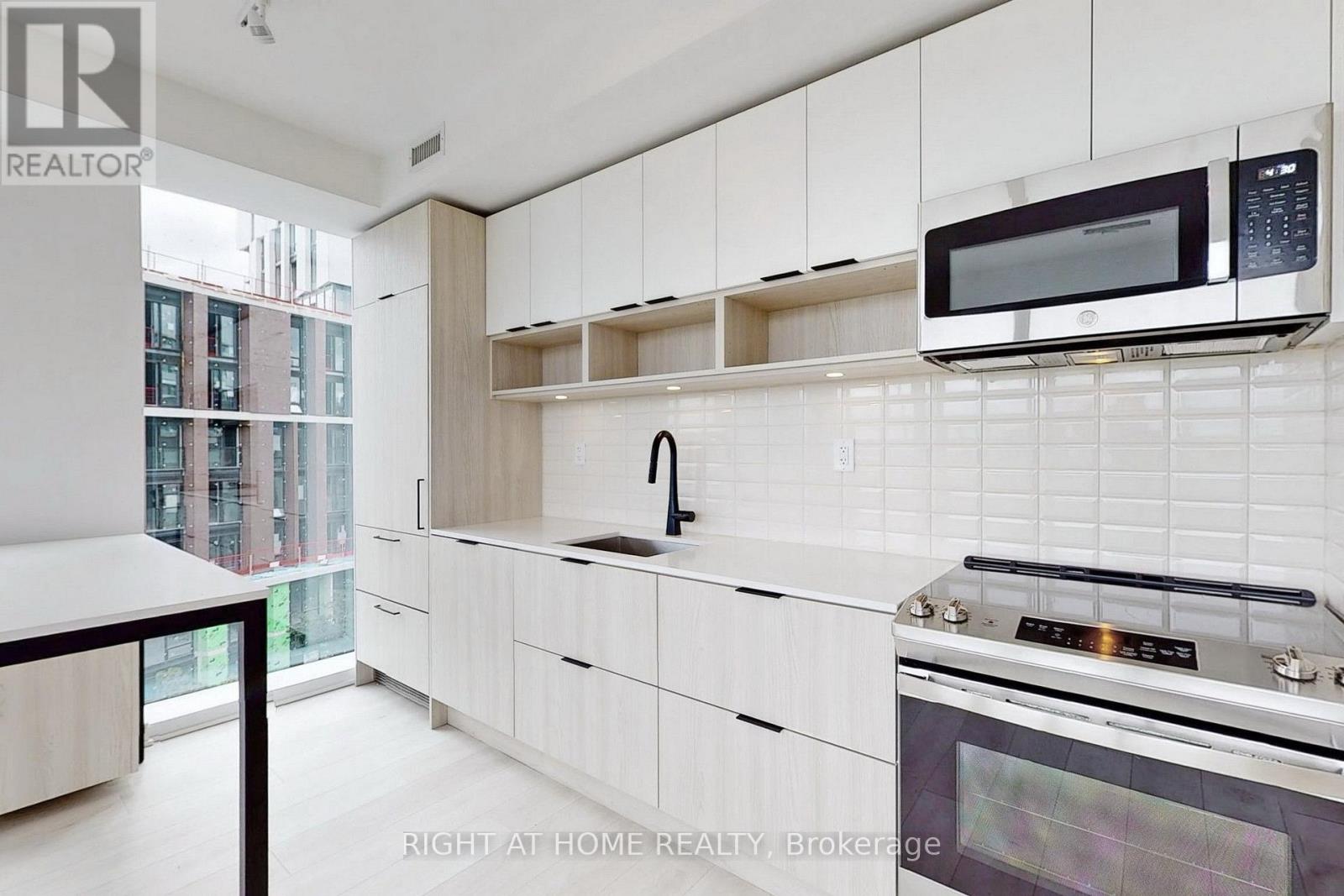 #S546 180 MILLS STREET - 11