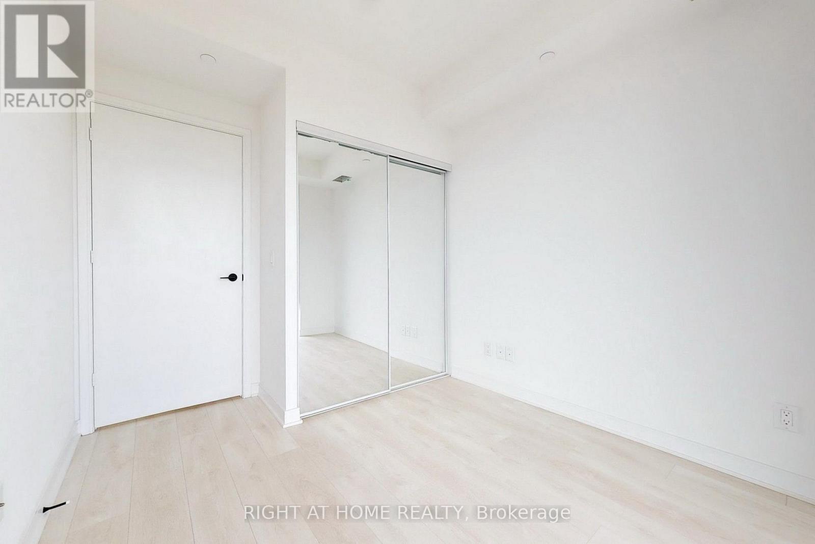 #S546 180 MILLS STREET - 23