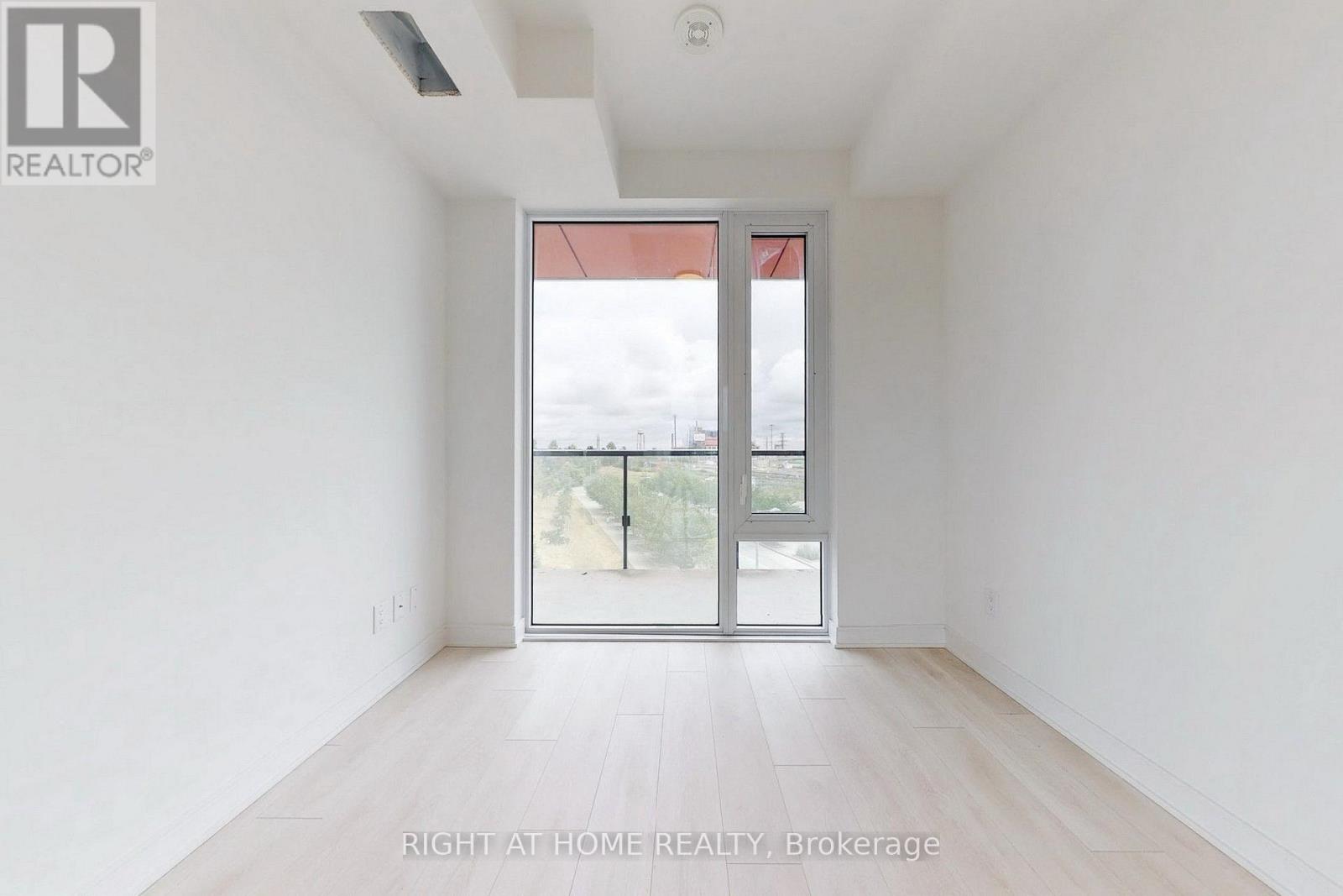 #S546 180 MILLS STREET - 24