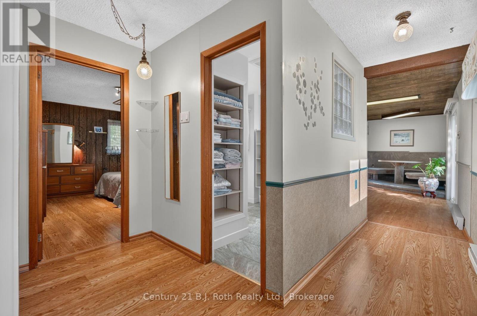 2381 11 HIGHWAY - 15