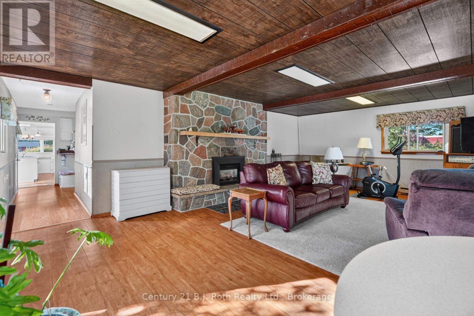 2381 11 HIGHWAY - Image 18