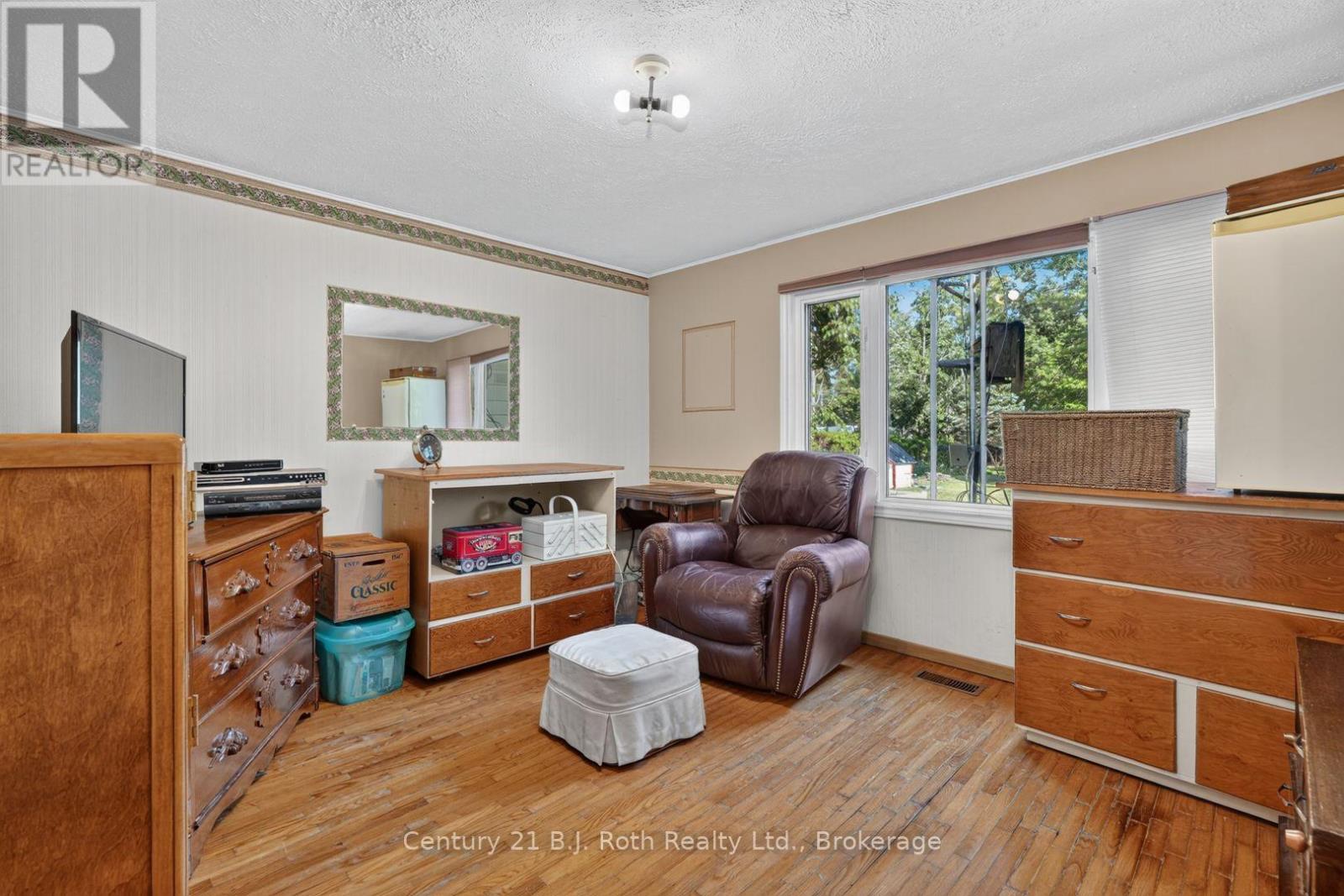 2381 11 HIGHWAY - 28