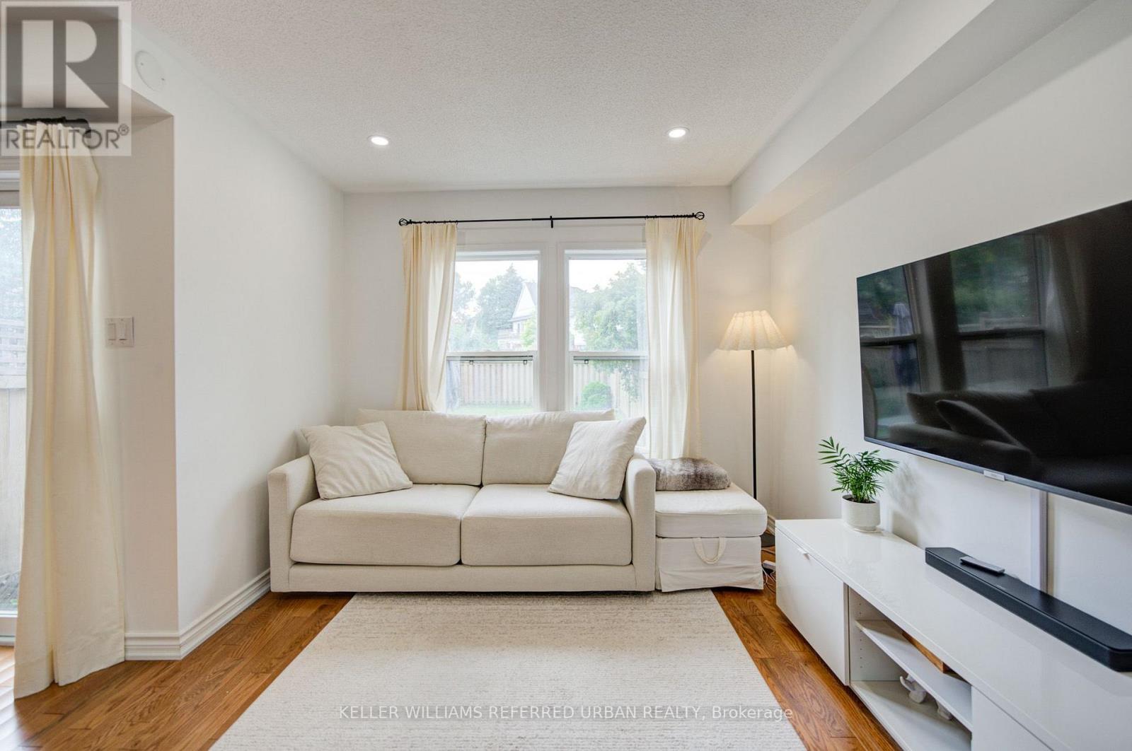 19 EVELYN BUCK LANE - 15