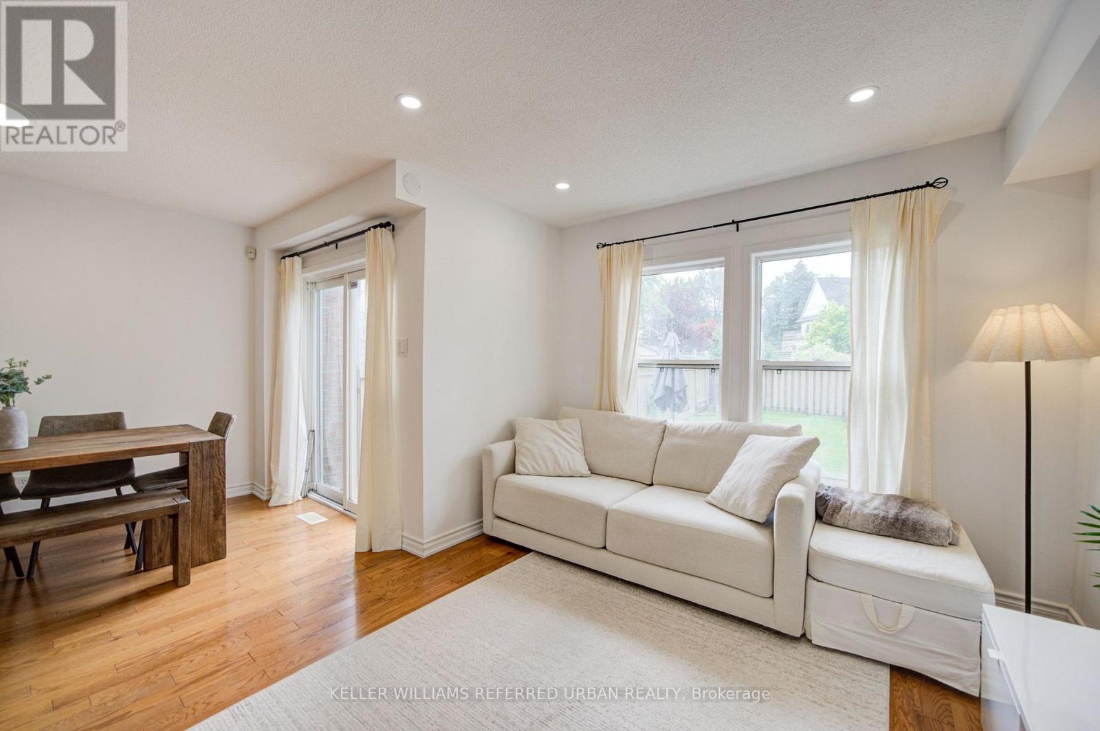 19 EVELYN BUCK LANE - 16