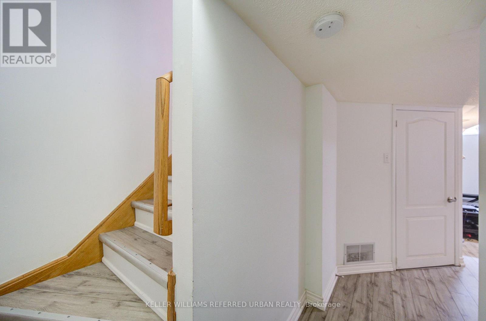 19 EVELYN BUCK LANE - 32
