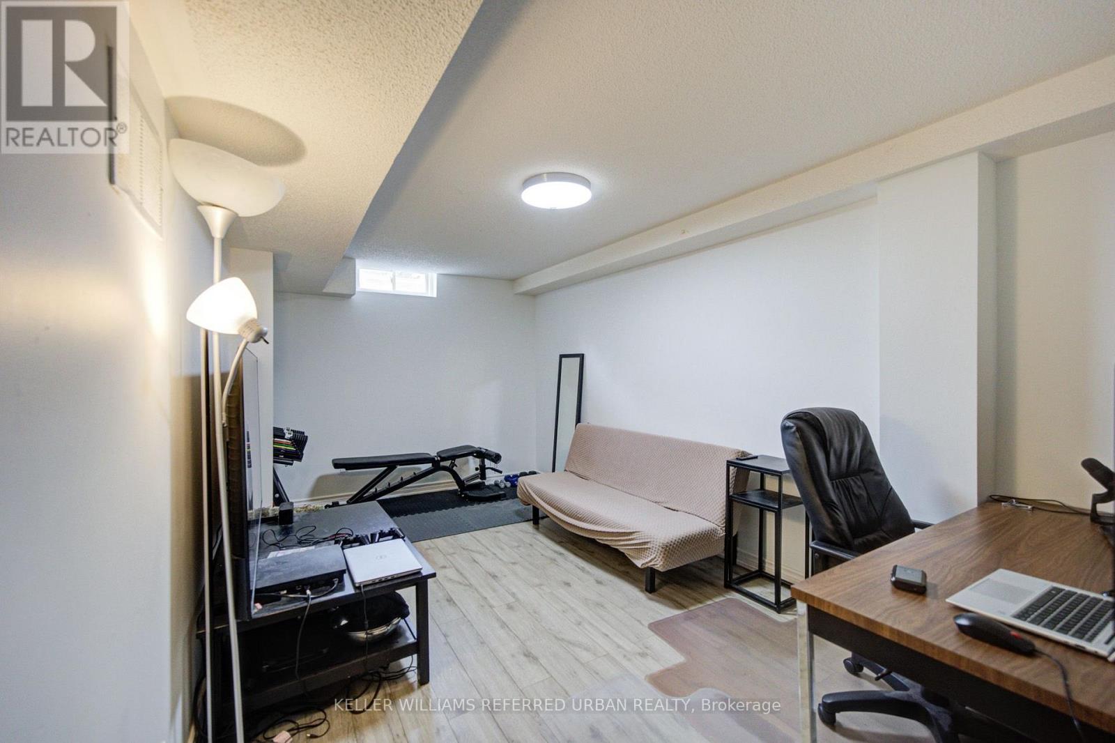 19 EVELYN BUCK LANE - 33