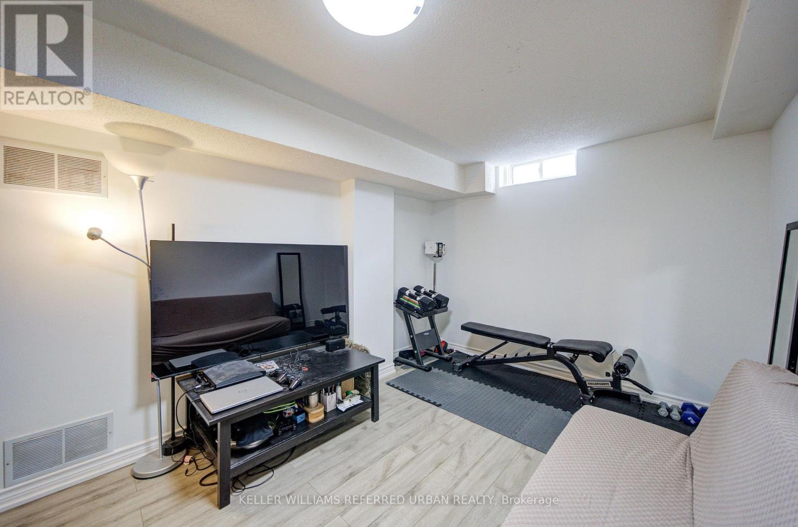 19 EVELYN BUCK LANE - 35