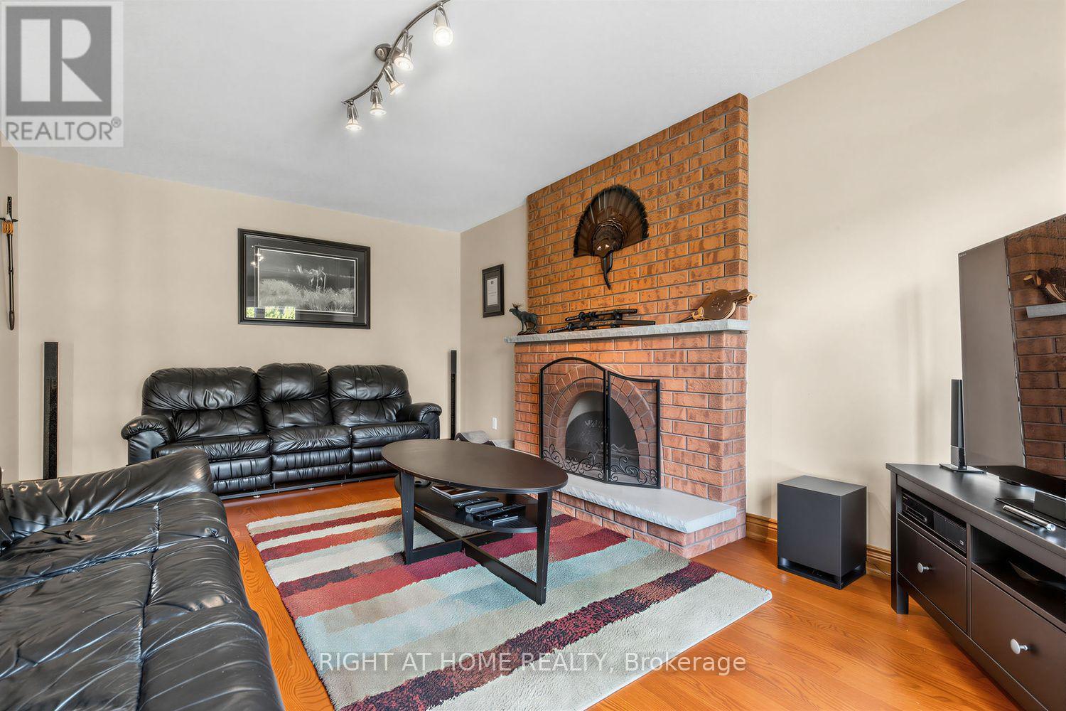 112 BELVIEW AVENUE - 18