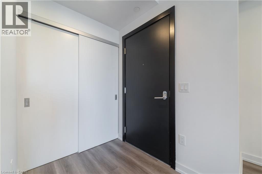 5 WELLINGTON Street S Unit# 1407, Kitchener — photo 3