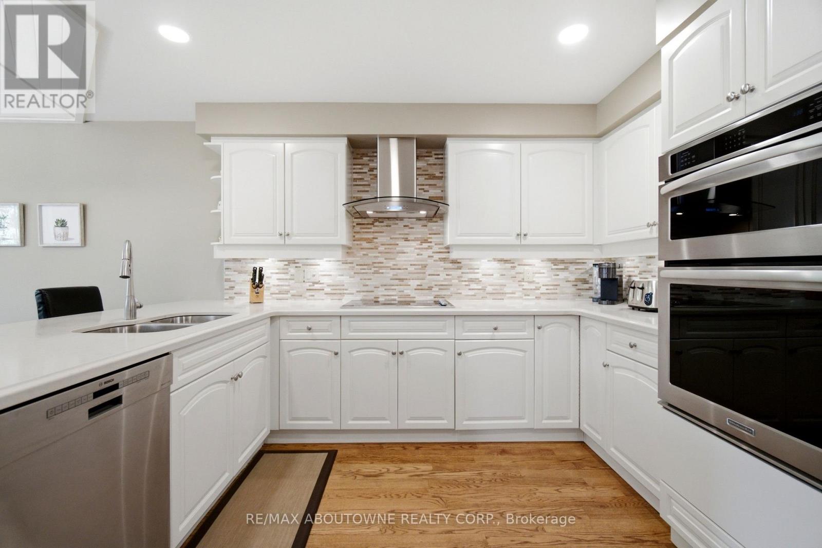 1090 CROFTON WAY - 11