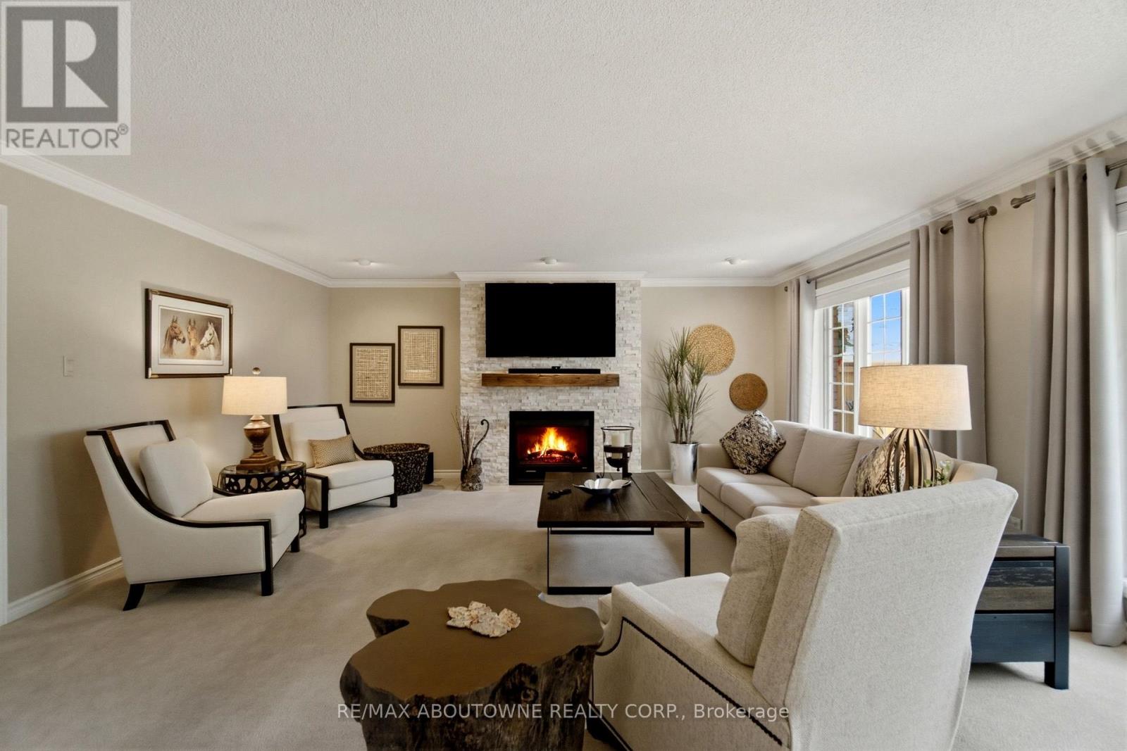 1090 CROFTON WAY - 15