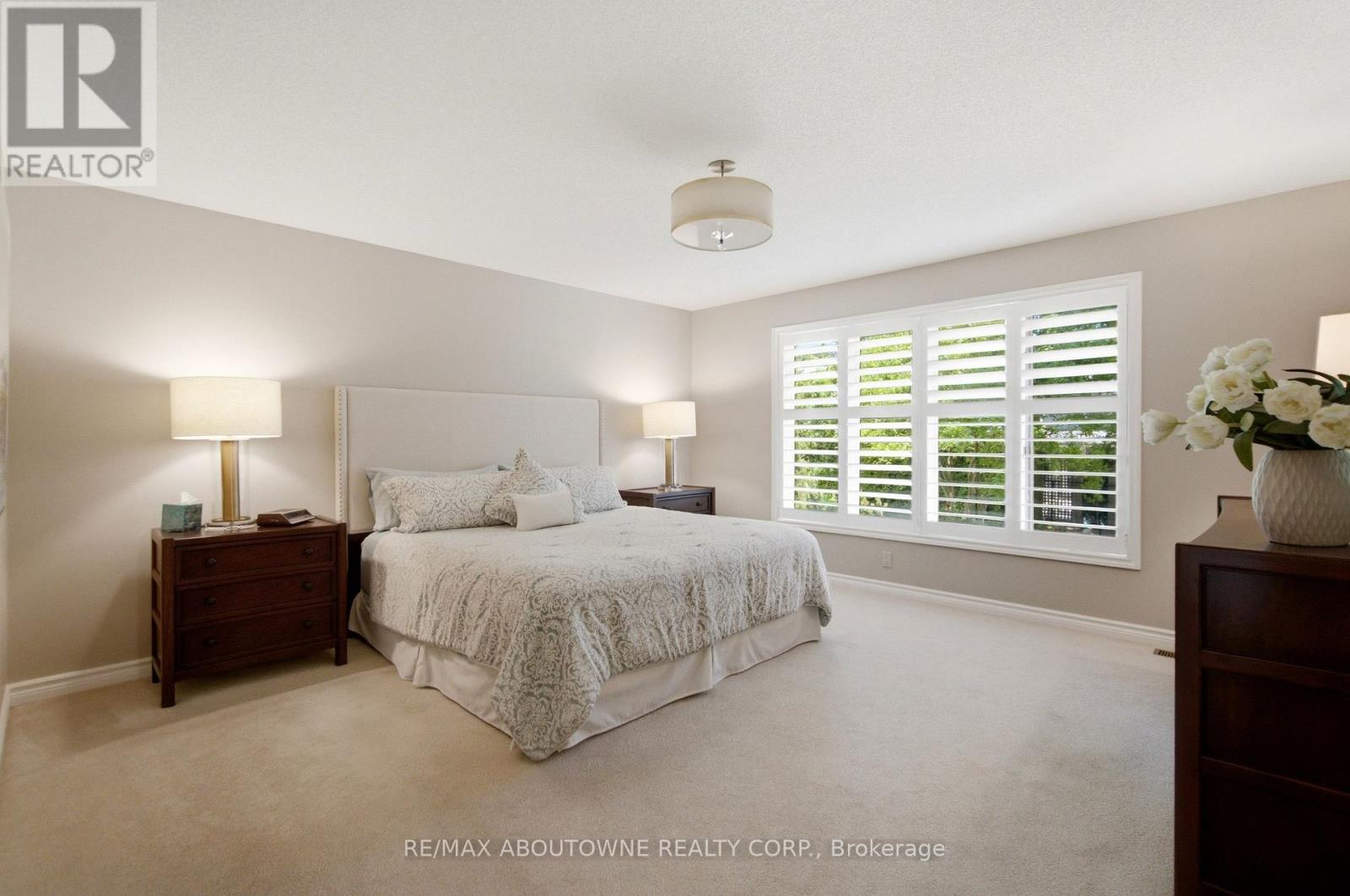 1090 CROFTON WAY - 21