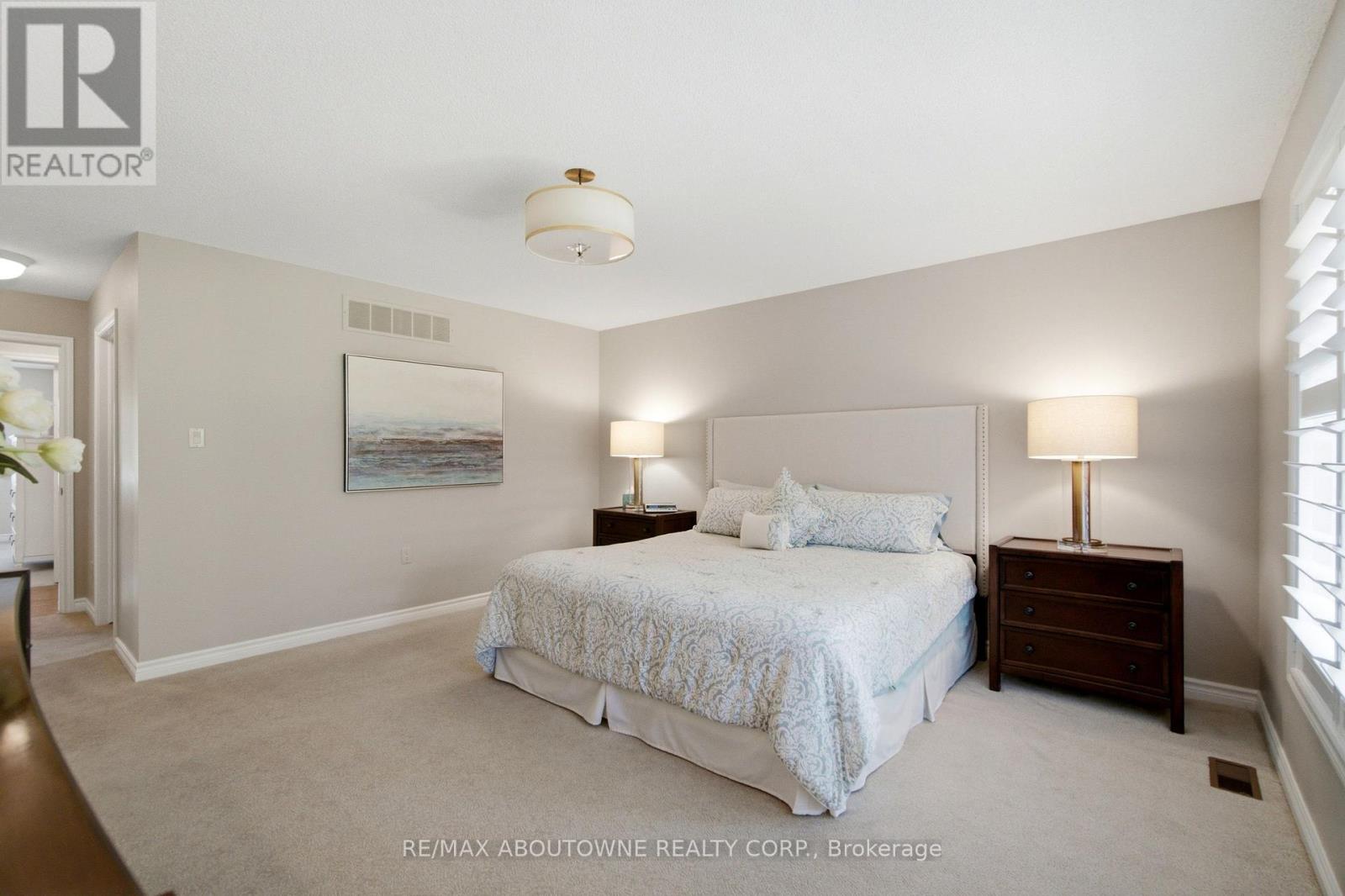1090 CROFTON WAY - 22