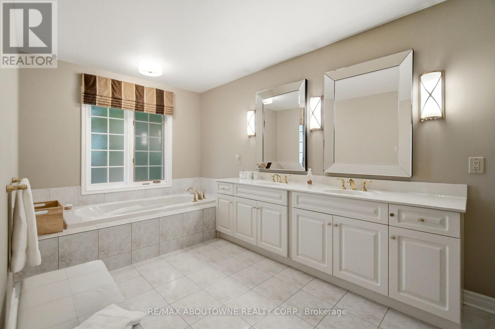 1090 CROFTON WAY - 24