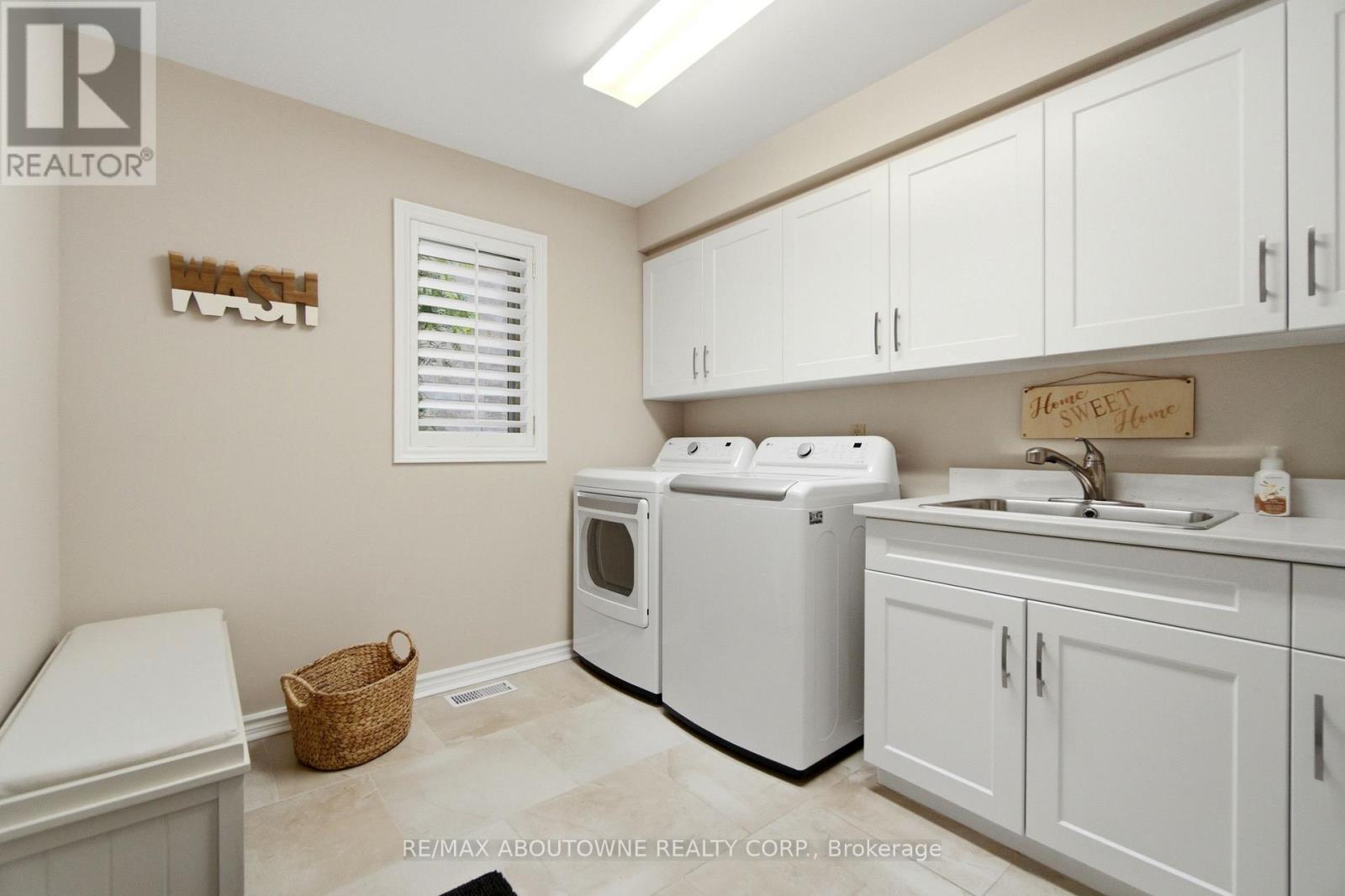 1090 CROFTON WAY - 25