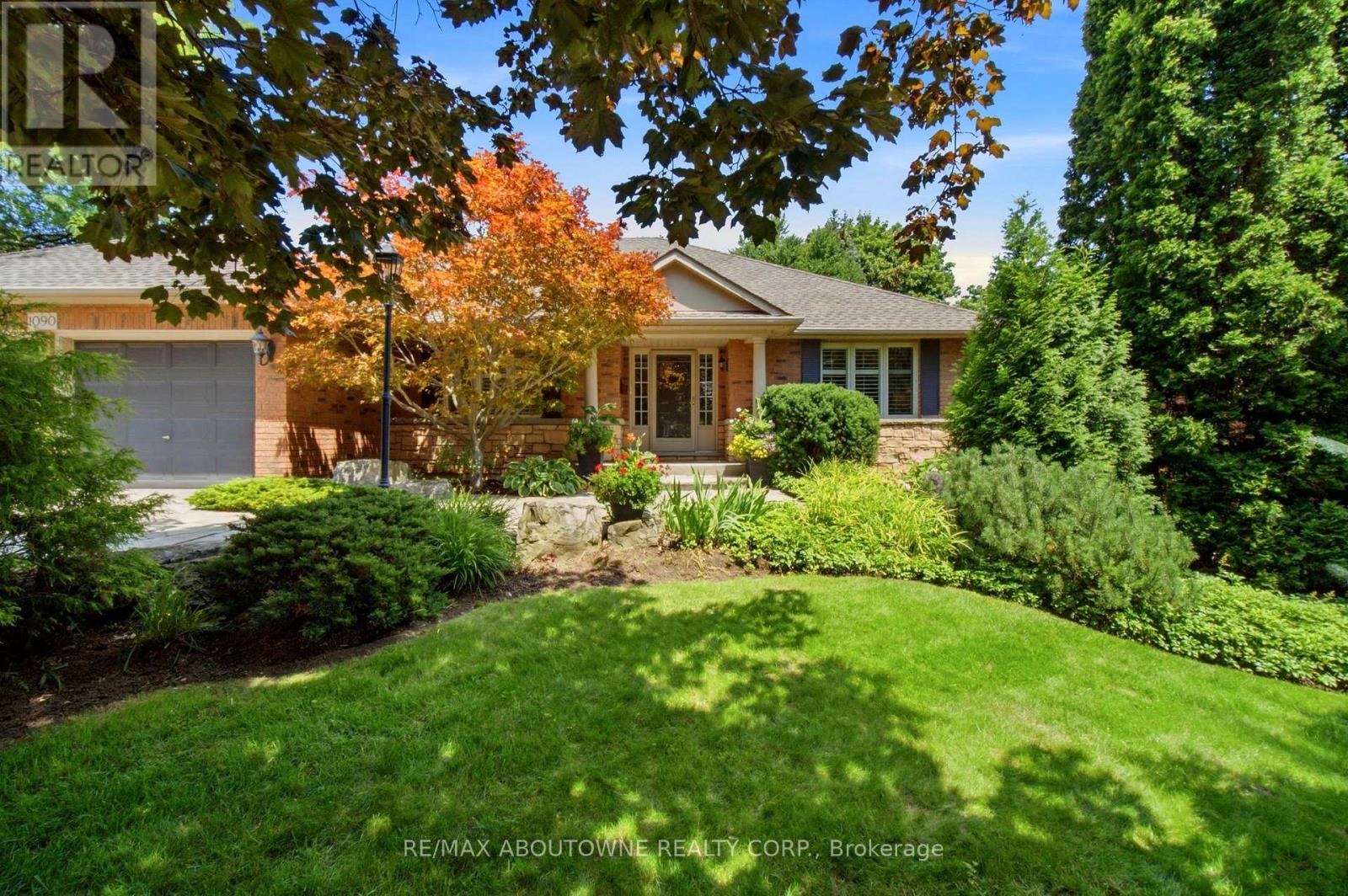 1090 CROFTON WAY - 3