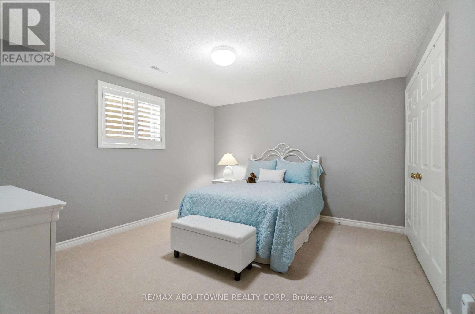 1090 CROFTON WAY - Image 33