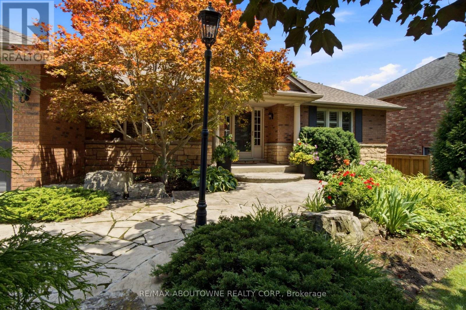 1090 CROFTON WAY - 4