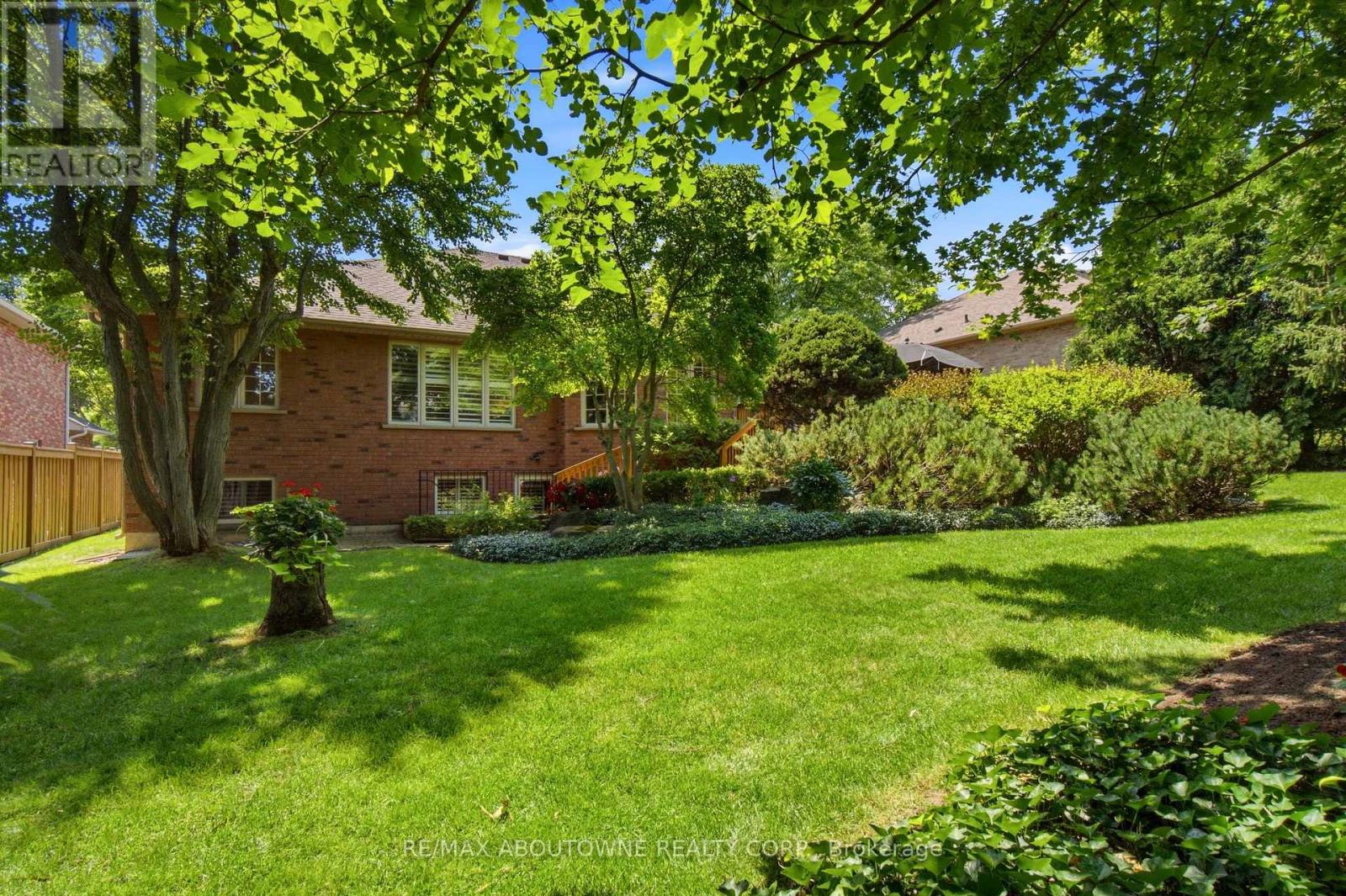 1090 CROFTON WAY - 42