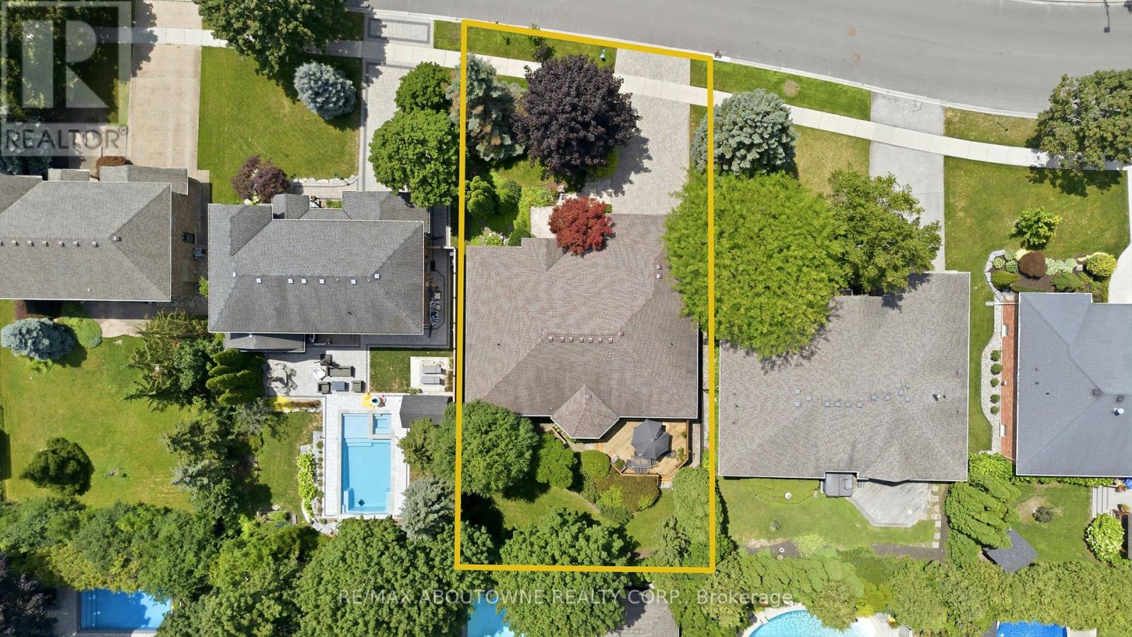 1090 CROFTON WAY - 43