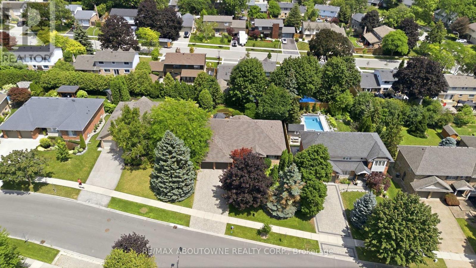 1090 CROFTON WAY - 44