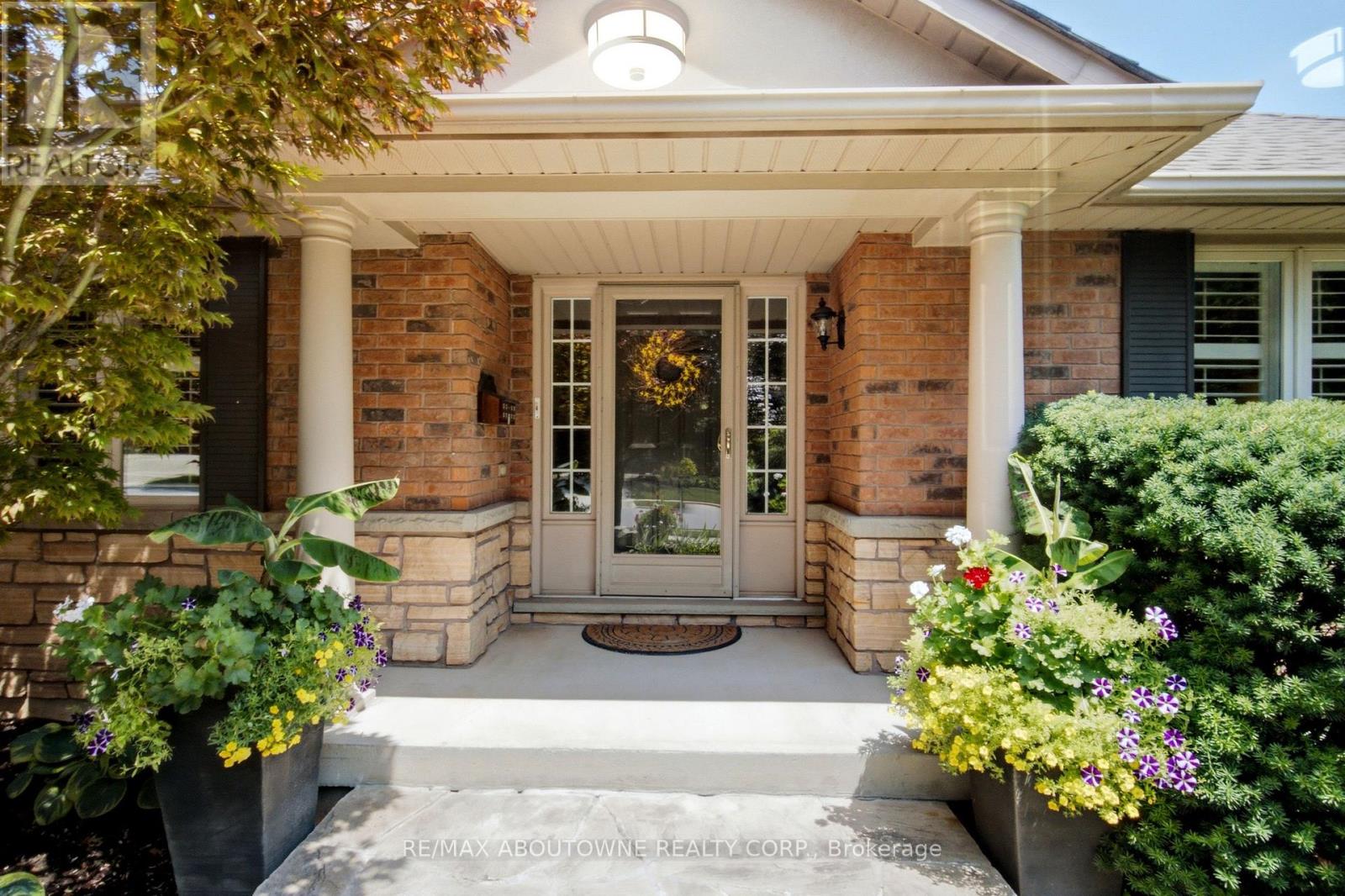 1090 CROFTON WAY - 6
