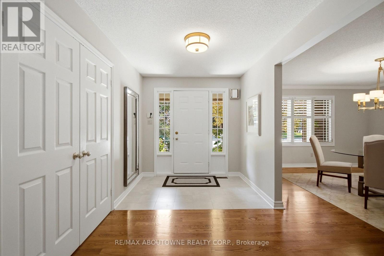 1090 CROFTON WAY - 7