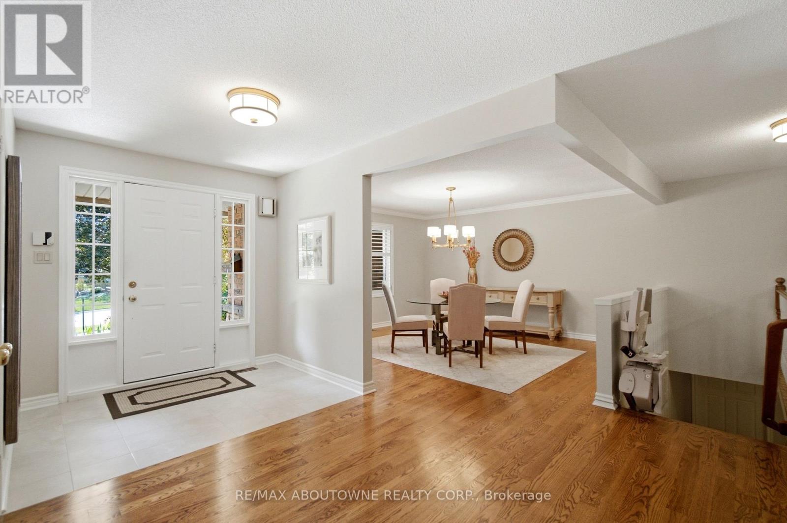 1090 CROFTON WAY - 8