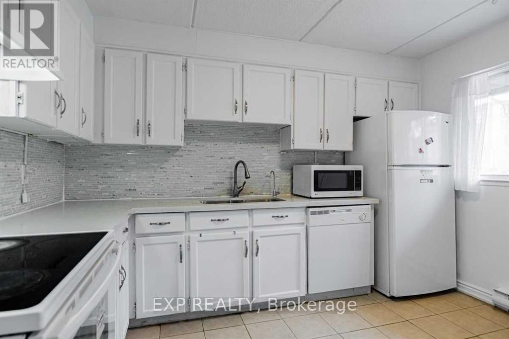 #201 180 MISSISSAUGA VALLEY BOULEVARD - Image 4