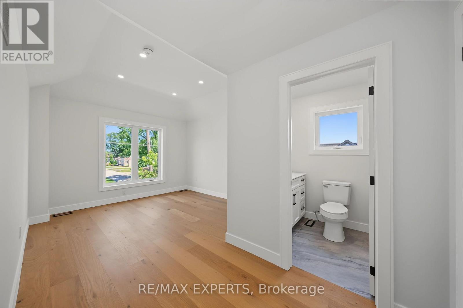 1062 ALEXANDRA AVENUE - Image 36