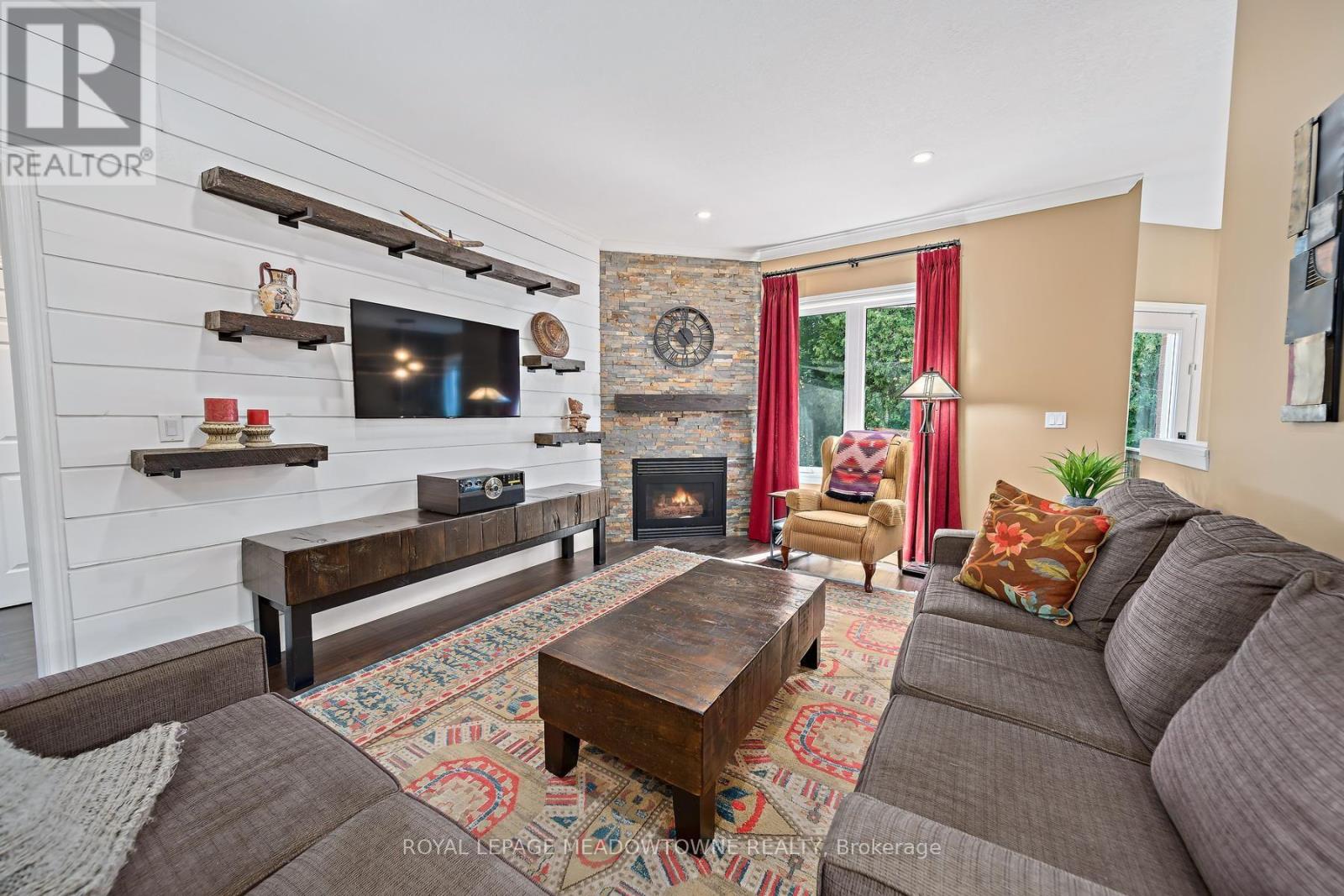 12 FAIRWAY LANE - Image 12
