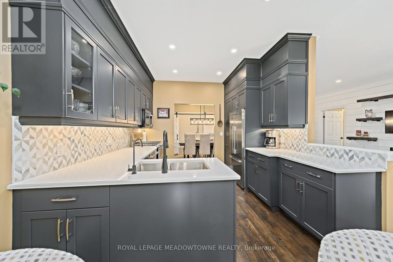 12 FAIRWAY LANE - Image 16