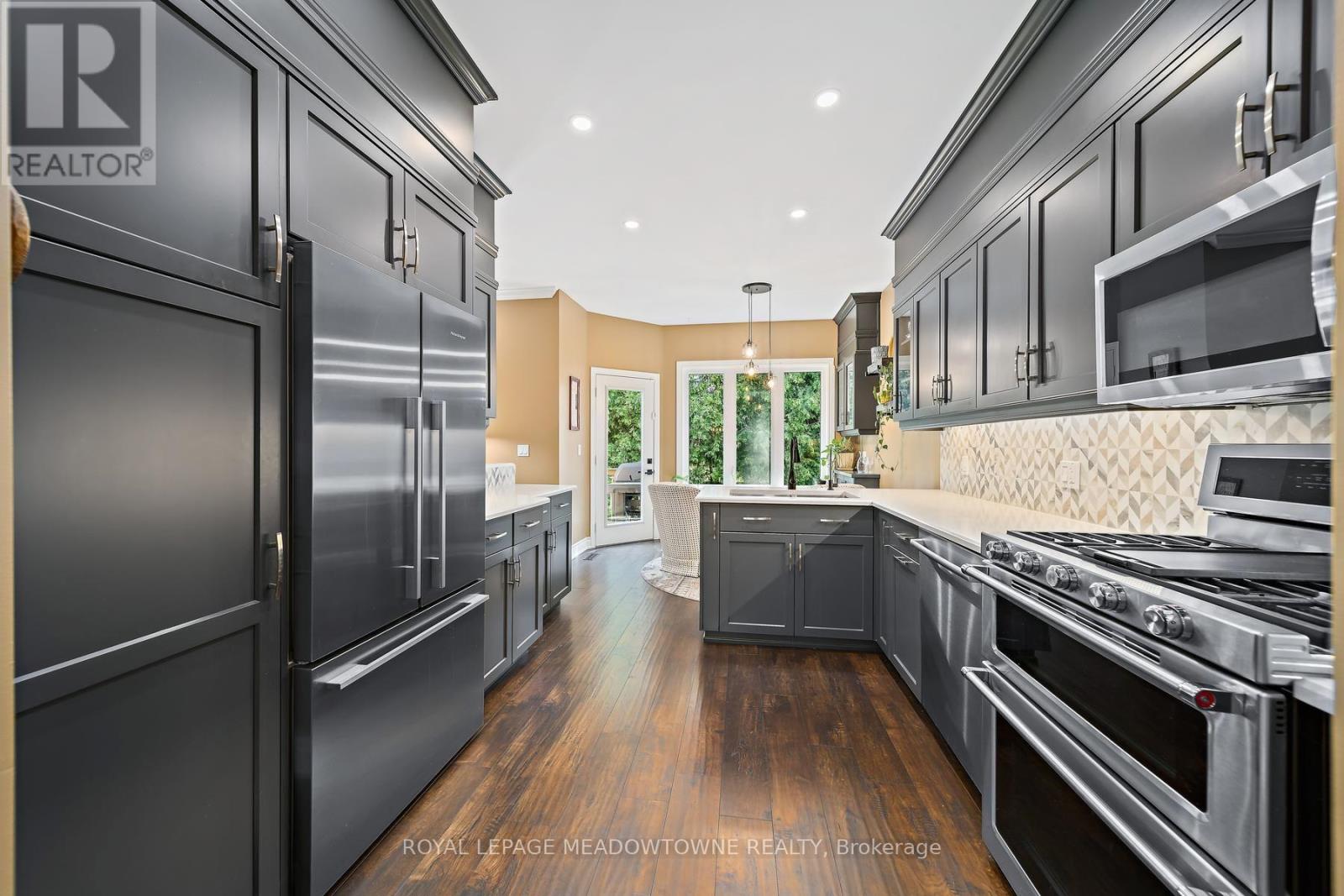 12 FAIRWAY LANE - Image 18
