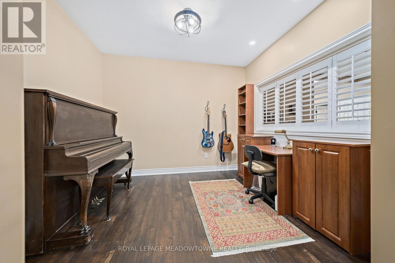 12 FAIRWAY LANE - Image 23